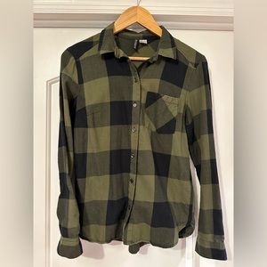 H&M plaid botton down shirt